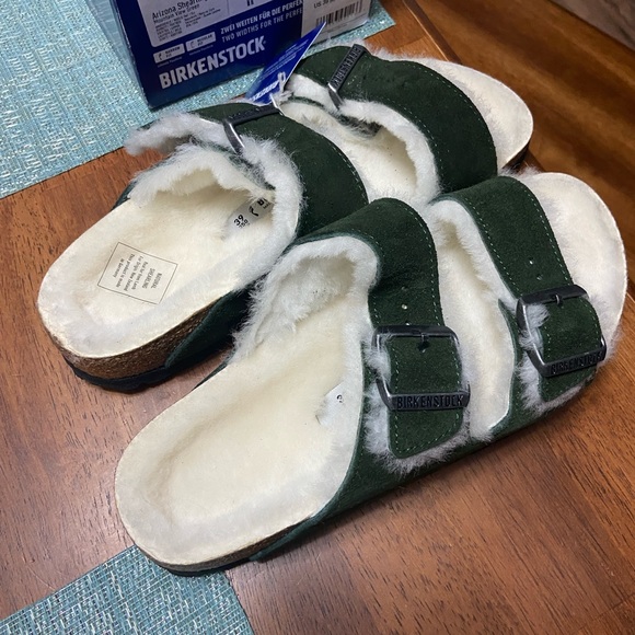 Brand New Birkenstock Arizona Shearling Sandals in Mountain View Green - Picture 3 of 6